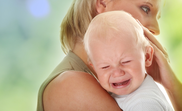Лишние слезы: что делать, если малыш плачет