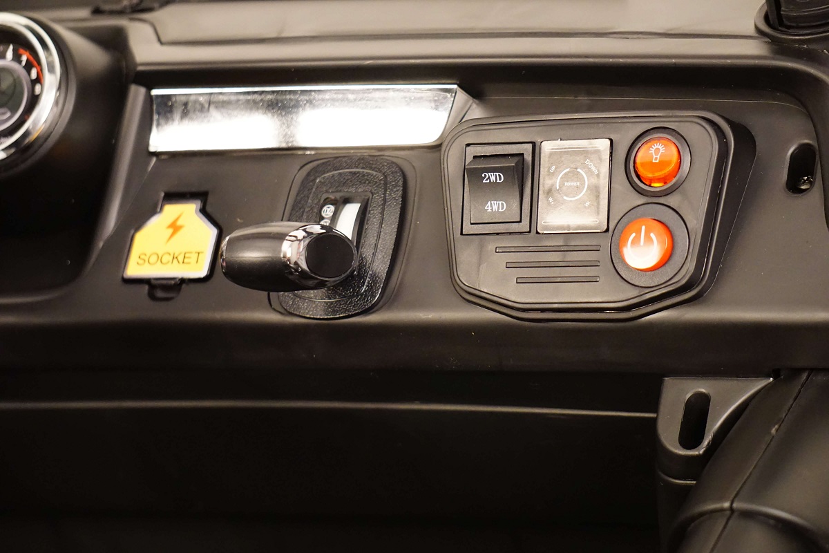 Электромобиль Mercedes-Benz Unimog Concept P555BP 4WD (лицензионная модель) с дистанционным управлением (полноприводной, двухместный)
